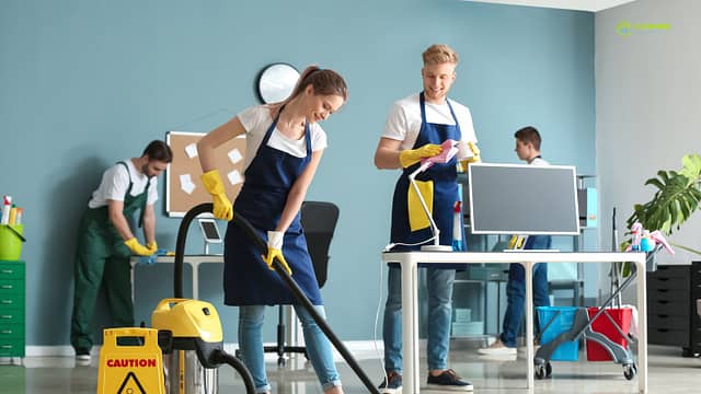 Hire commercial Cleaner